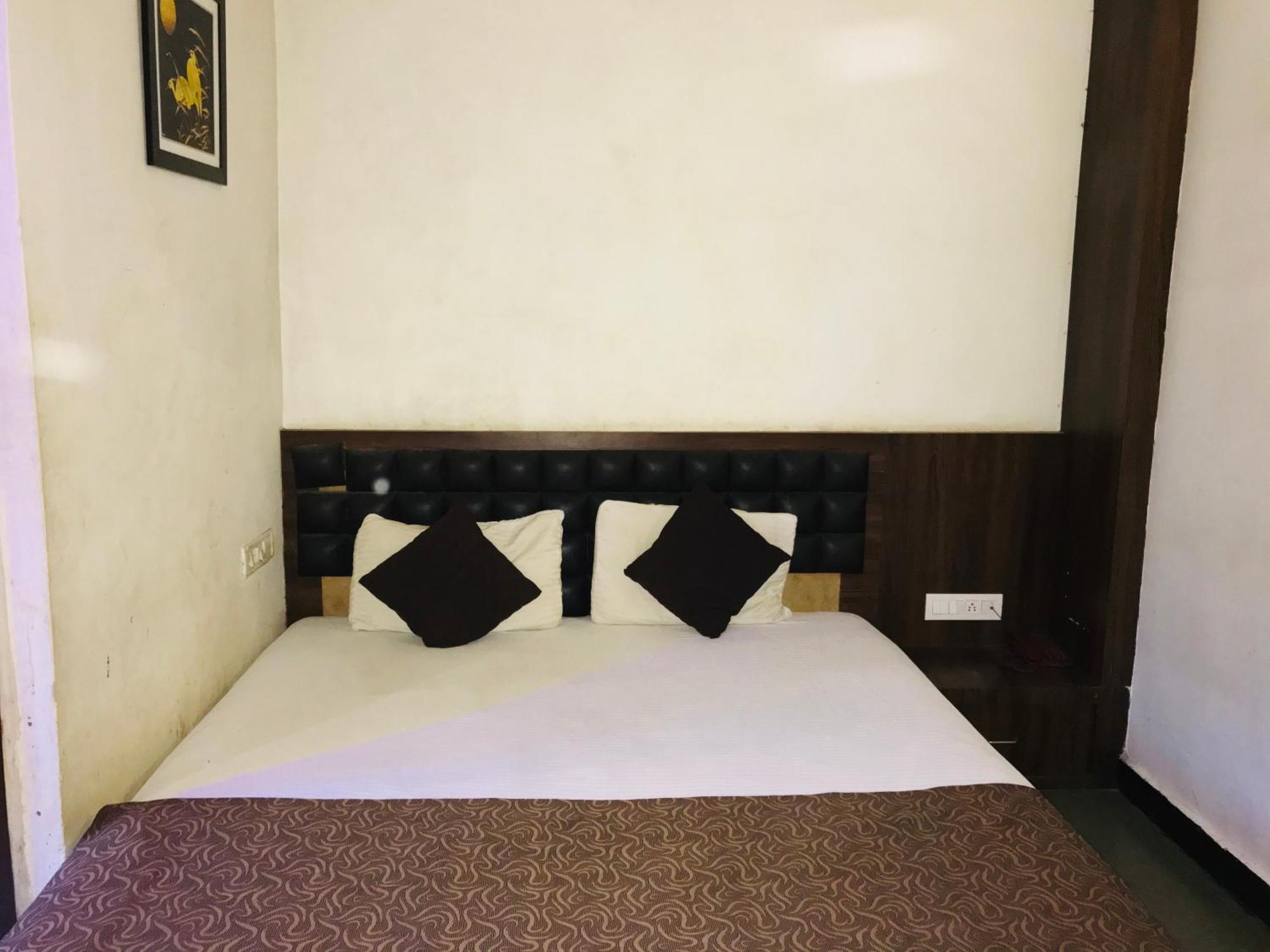 Liva Rooms 나식 외부 사진