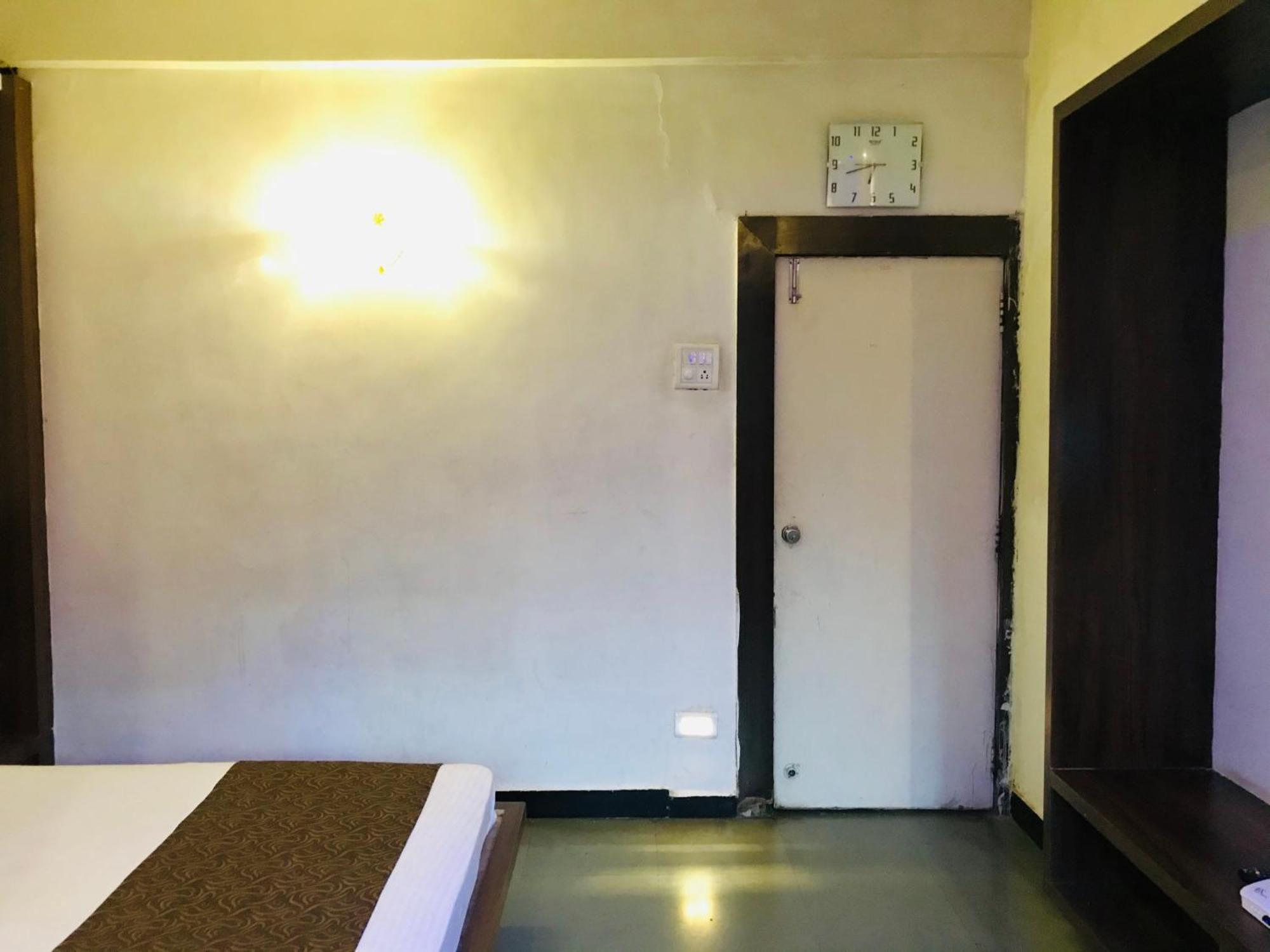 Liva Rooms 나식 외부 사진