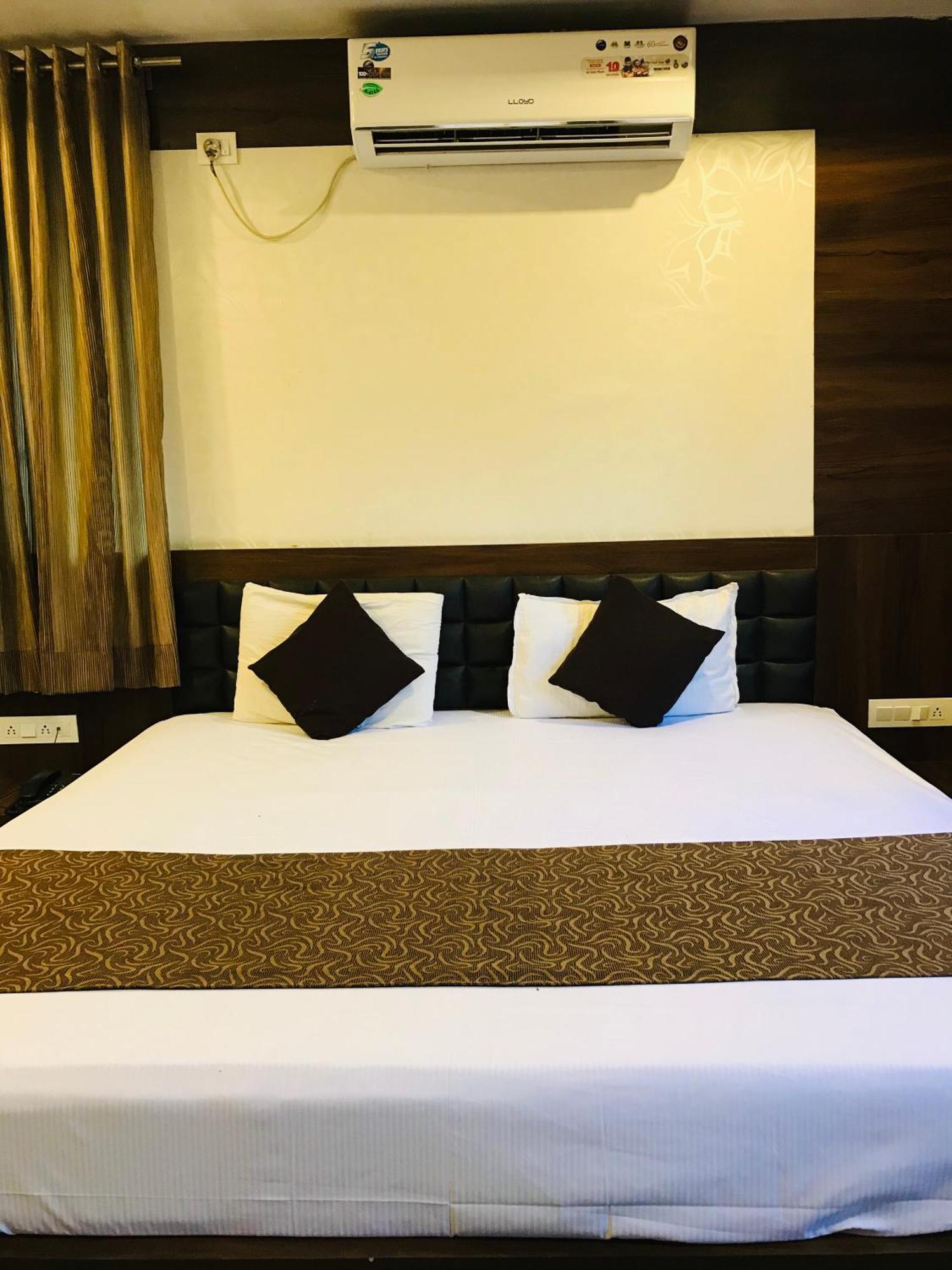 Liva Rooms 나식 외부 사진